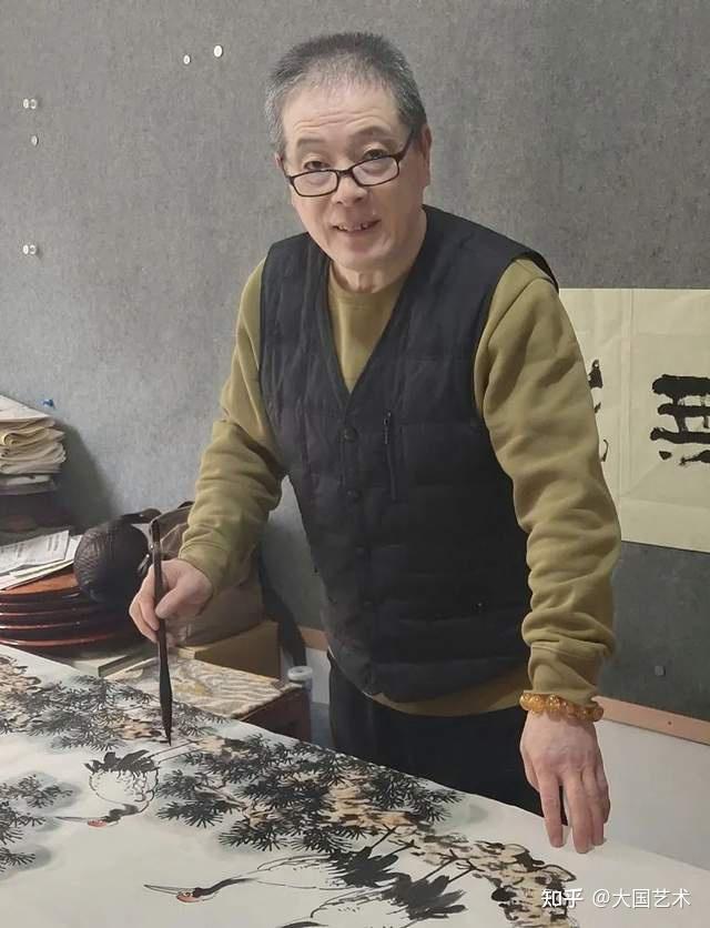 毛峰,1957年生,山东潍坊人,当代实力派写意花鸟画家.