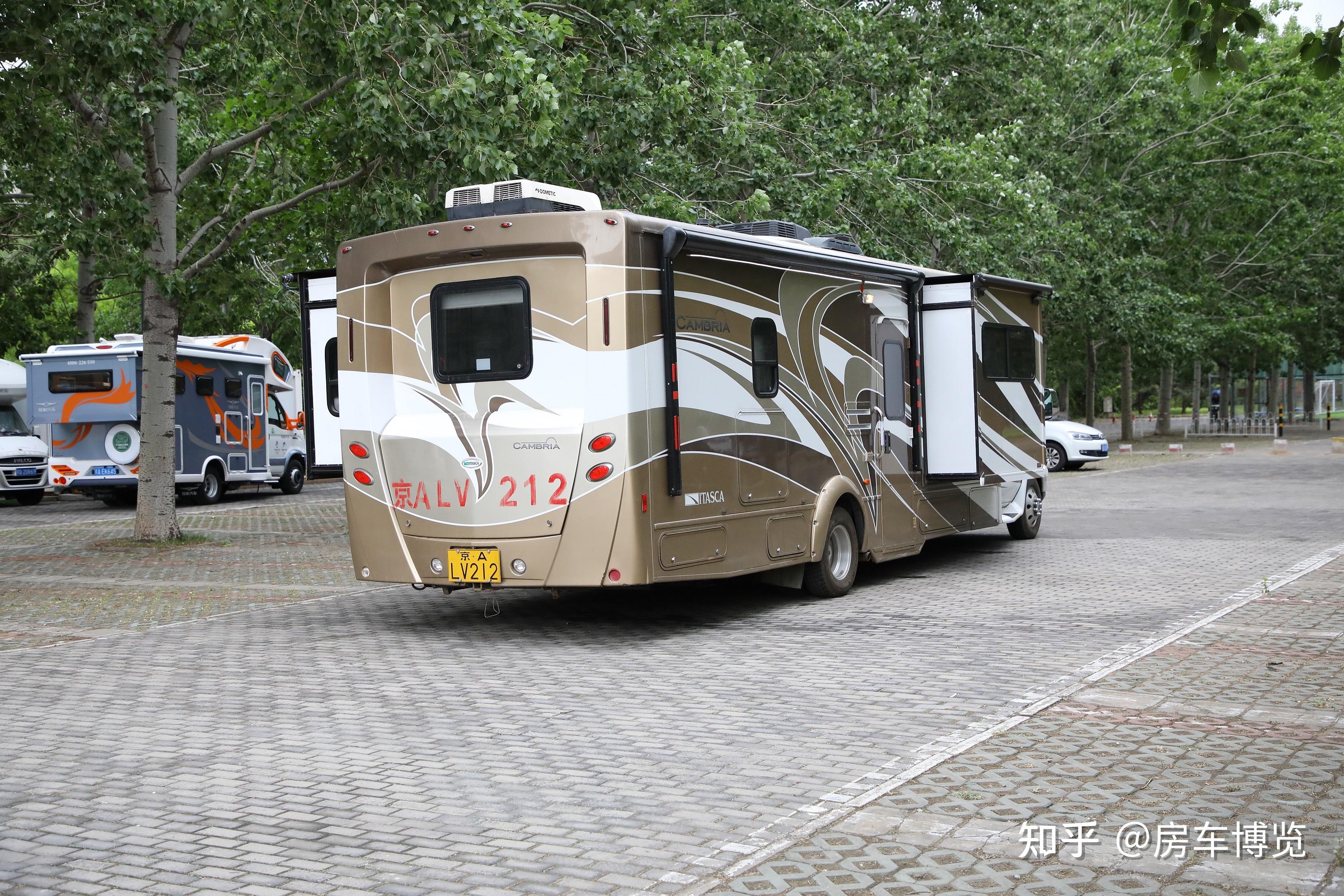 最多能承载10人的福特e450房车你见过吗