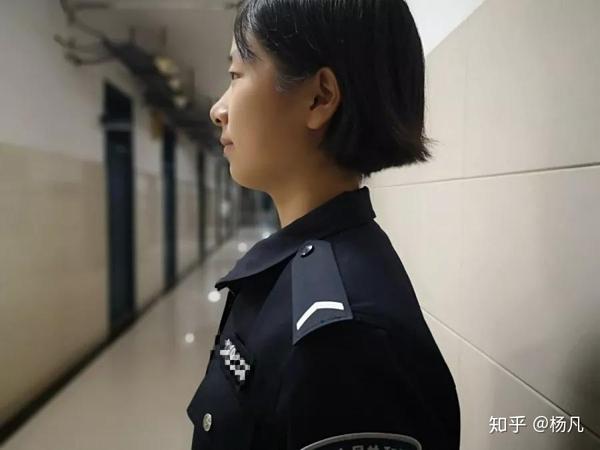 新鲜出炉的警院制服着装攻略 知乎