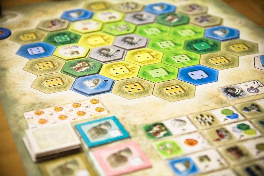 在早年的桌游圈,几乎每一个桌游推荐贴上都能看到他的名字,而他的实力