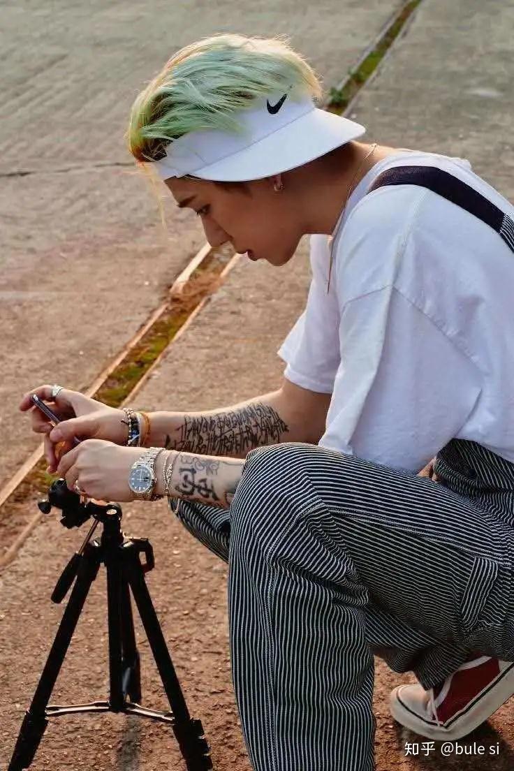 2020南韩服兵役的爱豆南韩拽王zico服兵役