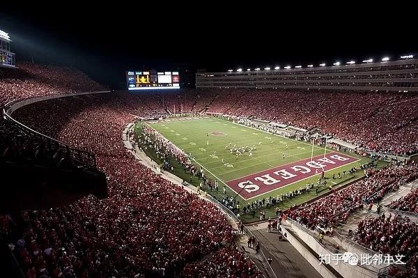 第二名 university of florida, gators·  整体赢球指数:722