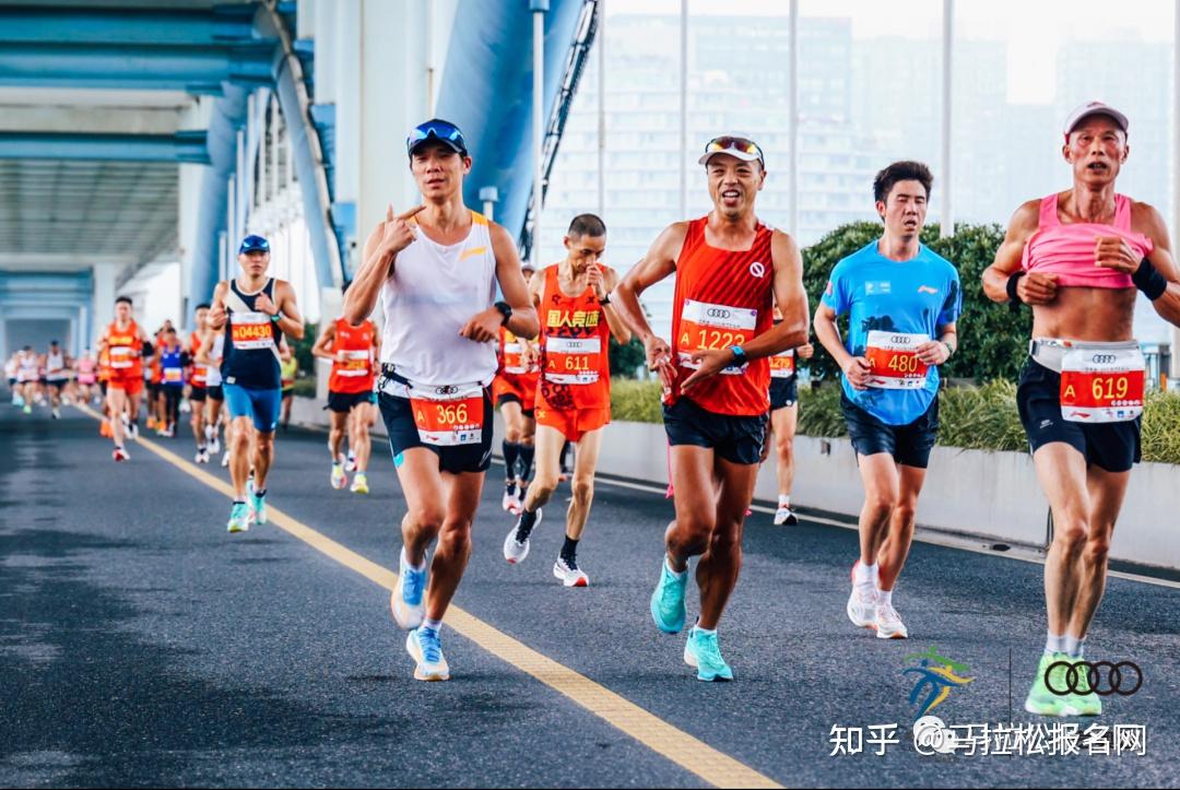 美女最多的两大城市2022成都杭州马拉松同时开跑