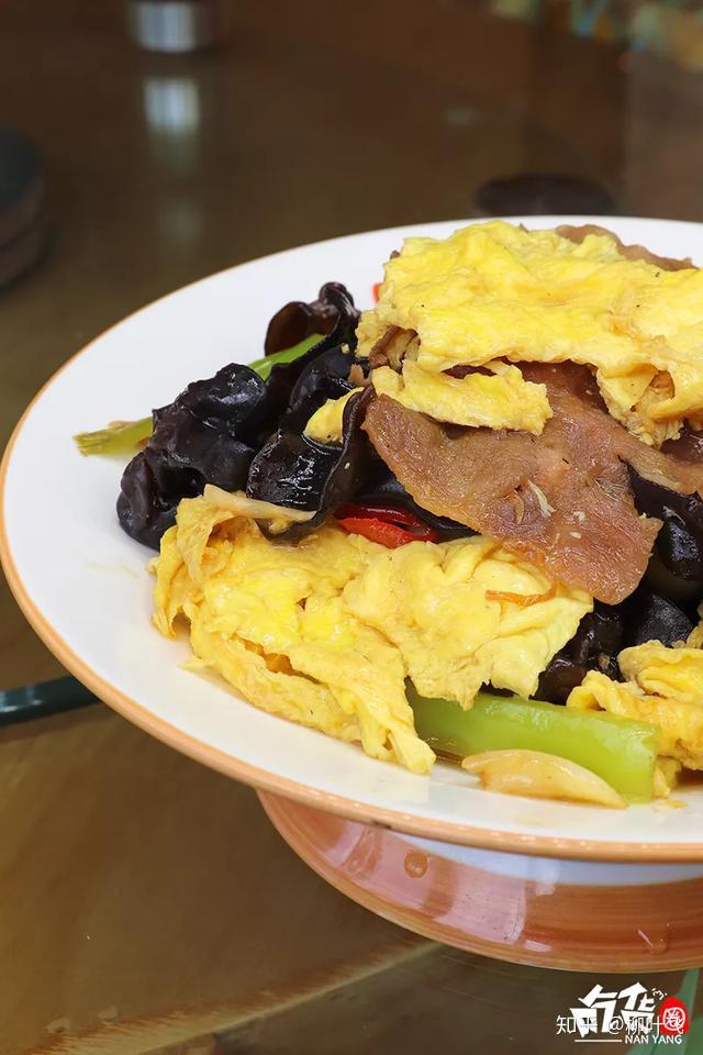 窑洞里的农家味南阳这家泥巴炉子柴火饭带你穿越到童年