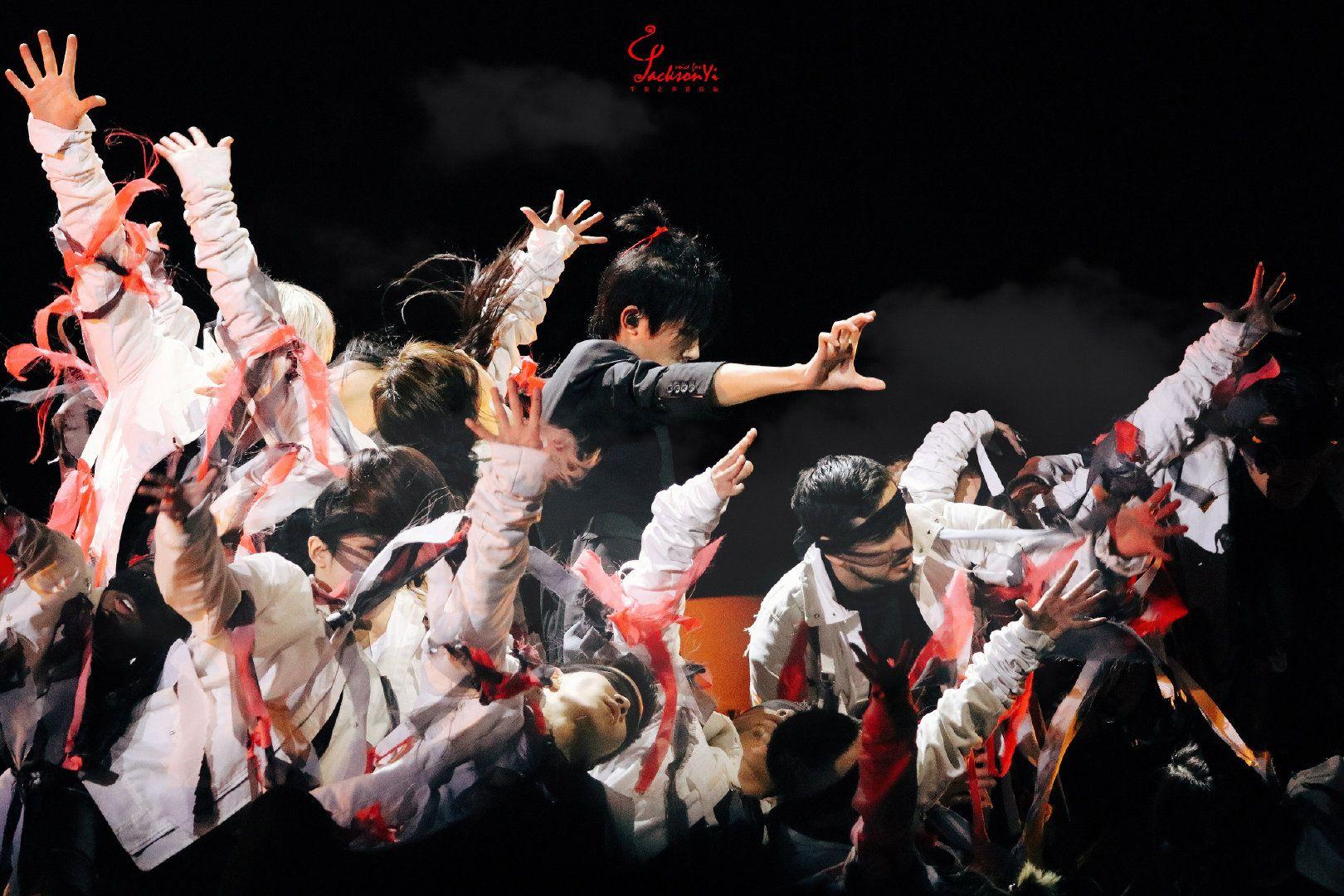 易烊千玺玊尔演唱会在哪里举行 v2-0b069e36c9bf5ab08725e38692fbc7fa_r.jpg