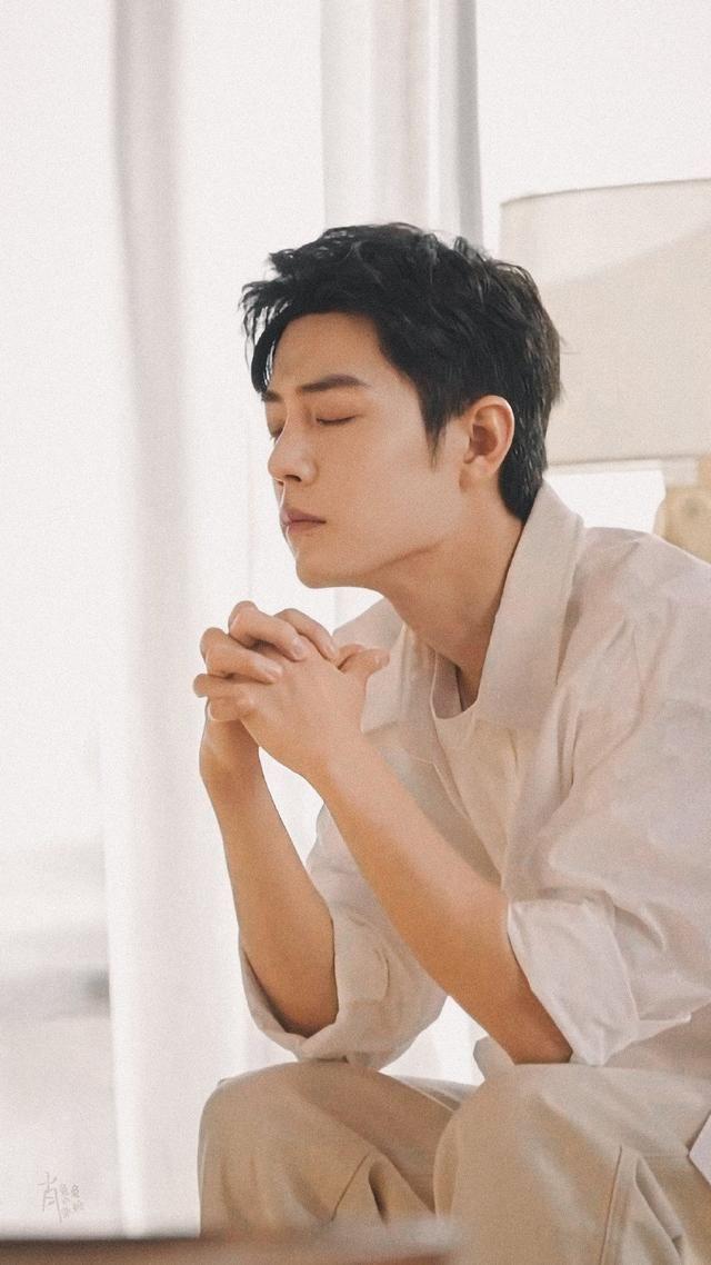 肖战登上杂志封面还限量发售官方亲自回应结果是闹剧一场