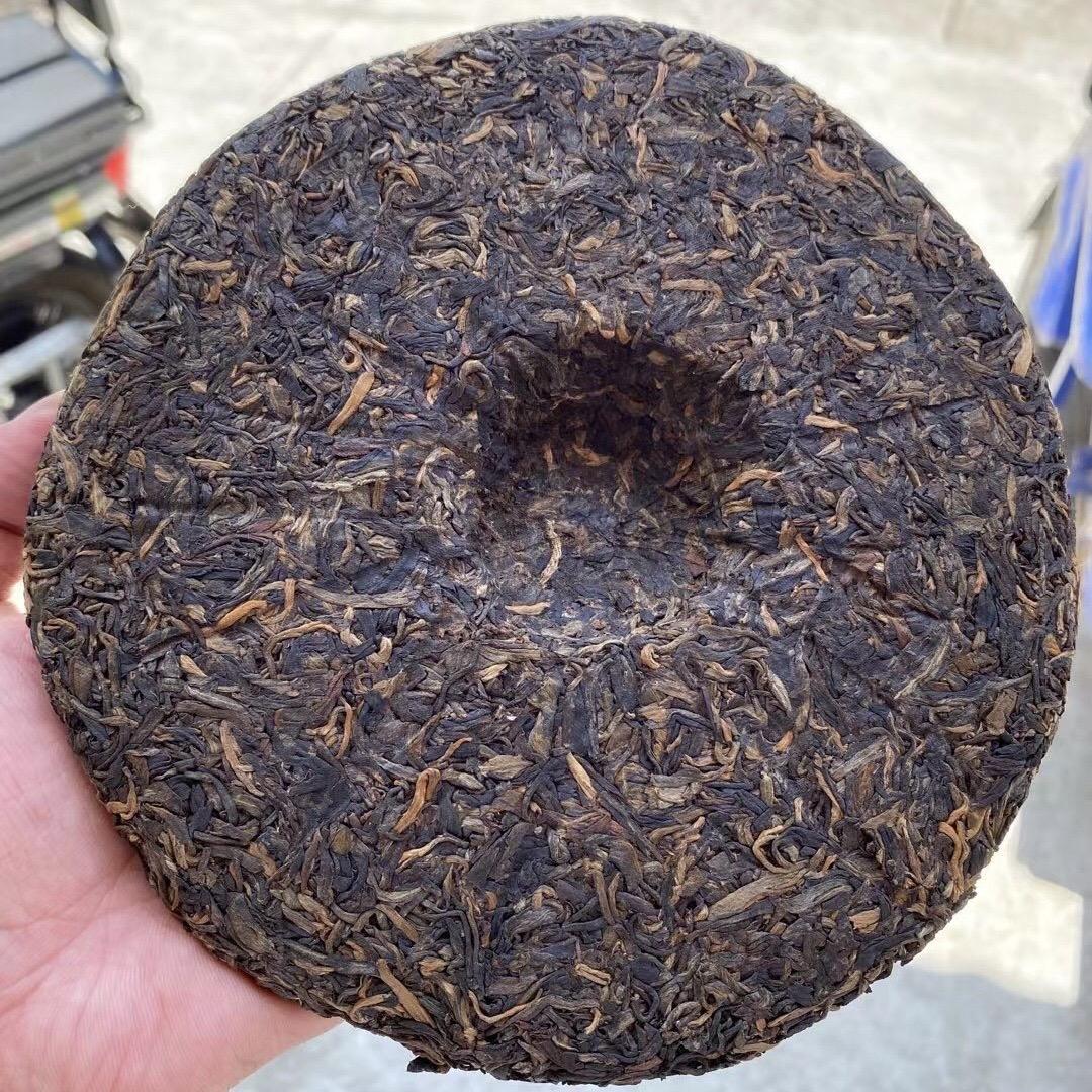 2007年 凤牌7811金奖生普洱茶饼,云南省凤庆茶厂,云南滇红集团 - 知乎