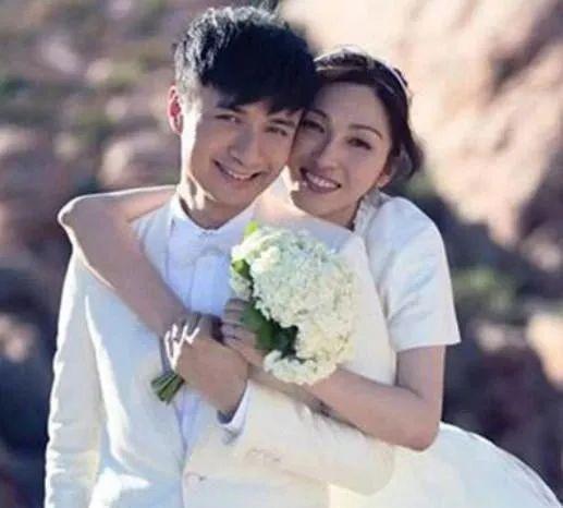 传了十几年,终于承认了!-传了过来的英文