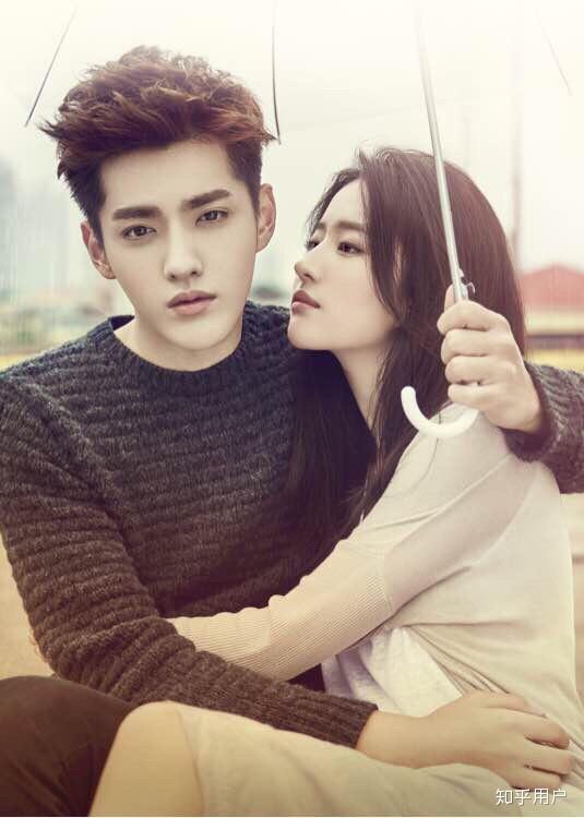 为什么吴亦凡和赵丽颖在一起没有鹿晗和迪丽热巴在一起有cp感?