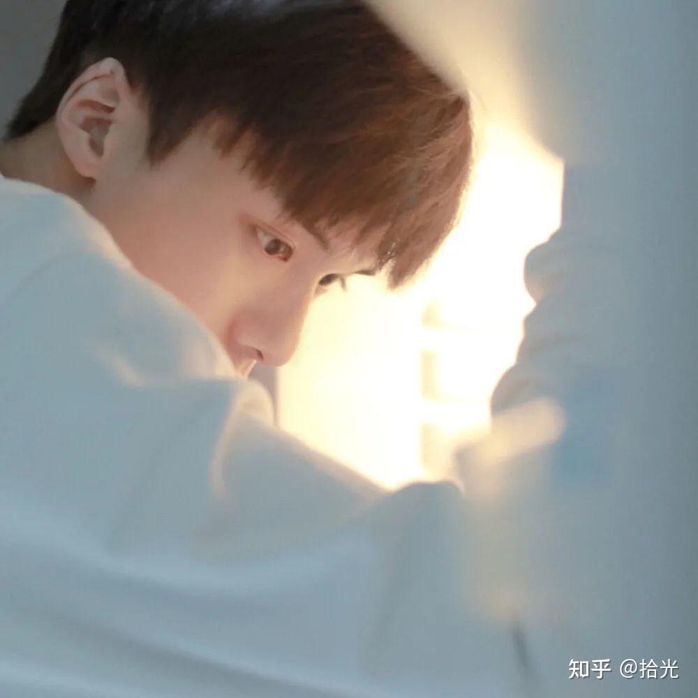 干净有深度的男士微信头像干净阳光的男生头像清爽利落的阳光男孩头像