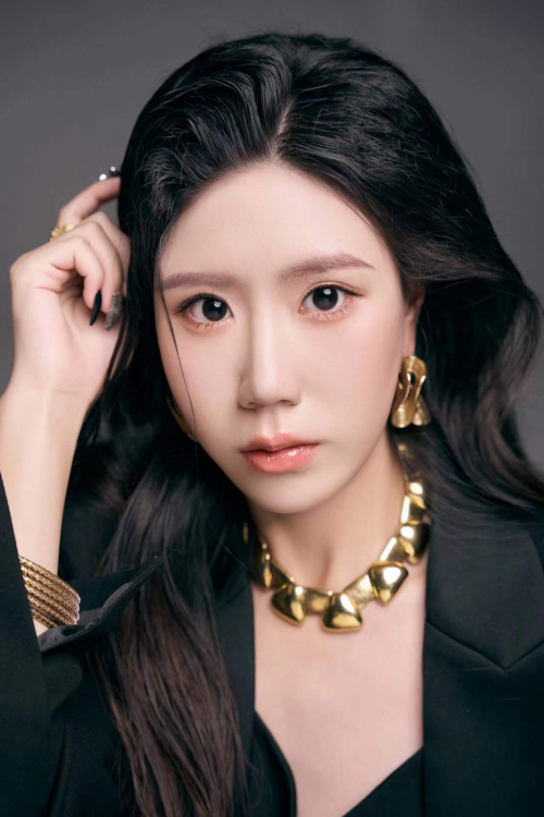 内娱白富美冯楚涵新电影外婆桥