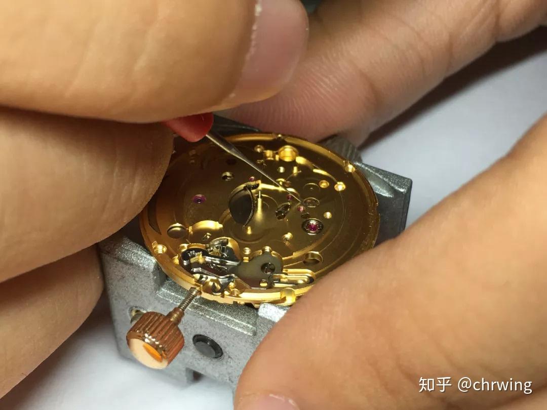 如果机芯洗不干净,也会影响手表走时情况.