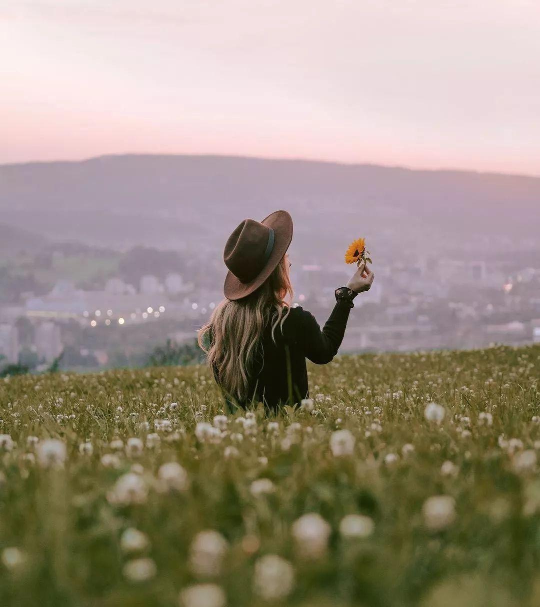 看了她不要脸的照片不好意思再发朋友圈了