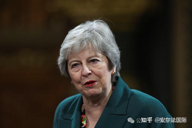 前首相特雷莎梅辞去议员职务英镑攀升至半年来最高水