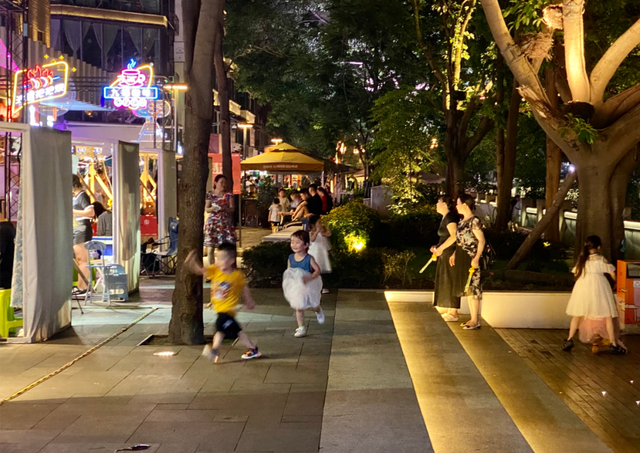 【深度】成都猛追湾,一个全新的、手术式更新的标杆样本 - 知乎