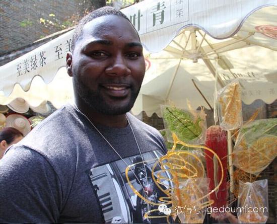 即将在北京时间5月24日举行的ufc187中挑战轻重量级冠军"骨头"乔恩