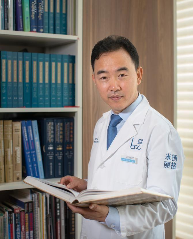 新技术米扬丽格院长巫文云重建鼻修复患者的信心