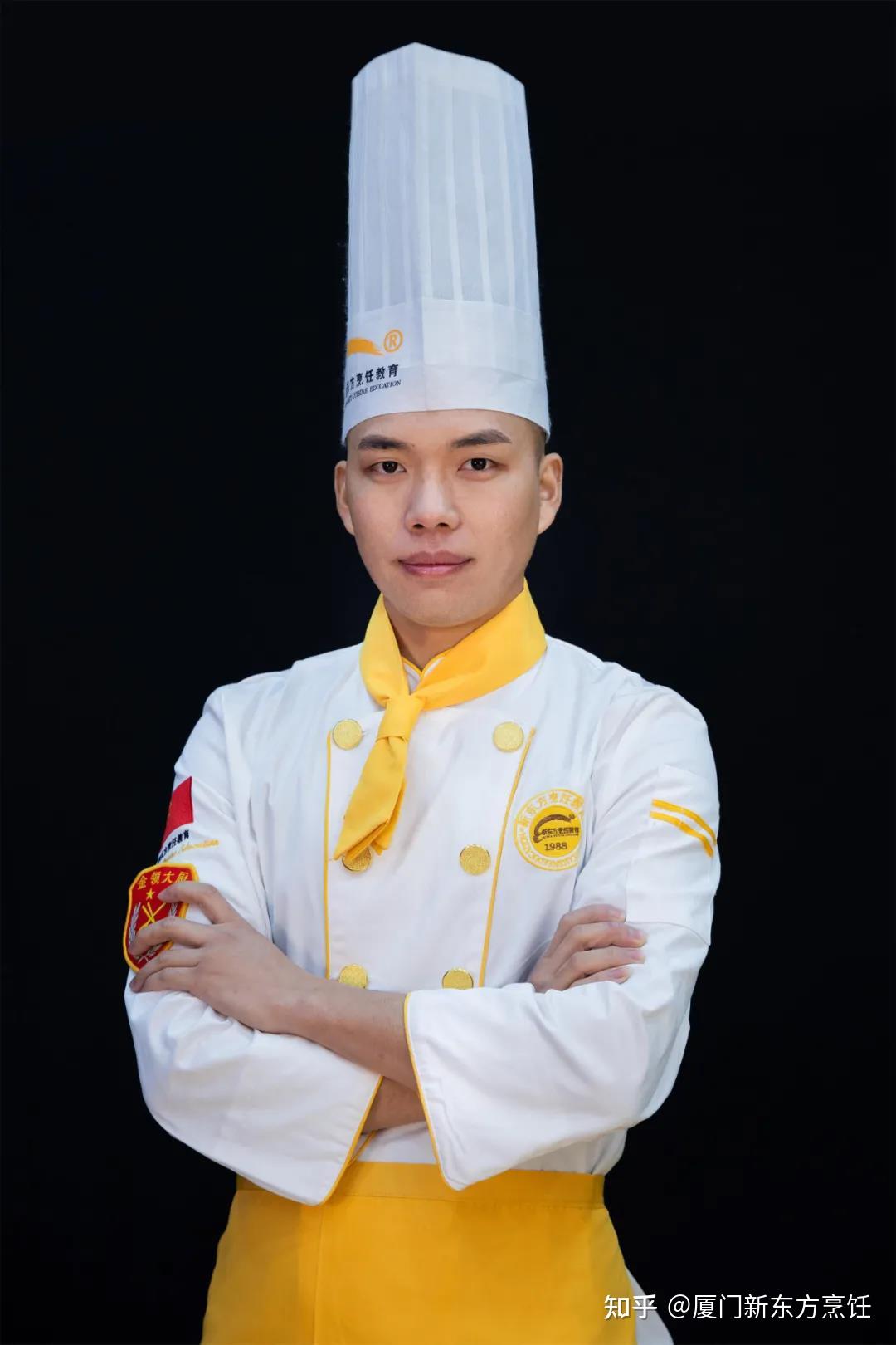 2017年,郭明华从厦门新东方烹饪学校毕业,现在已经晋升为厦门海钓船