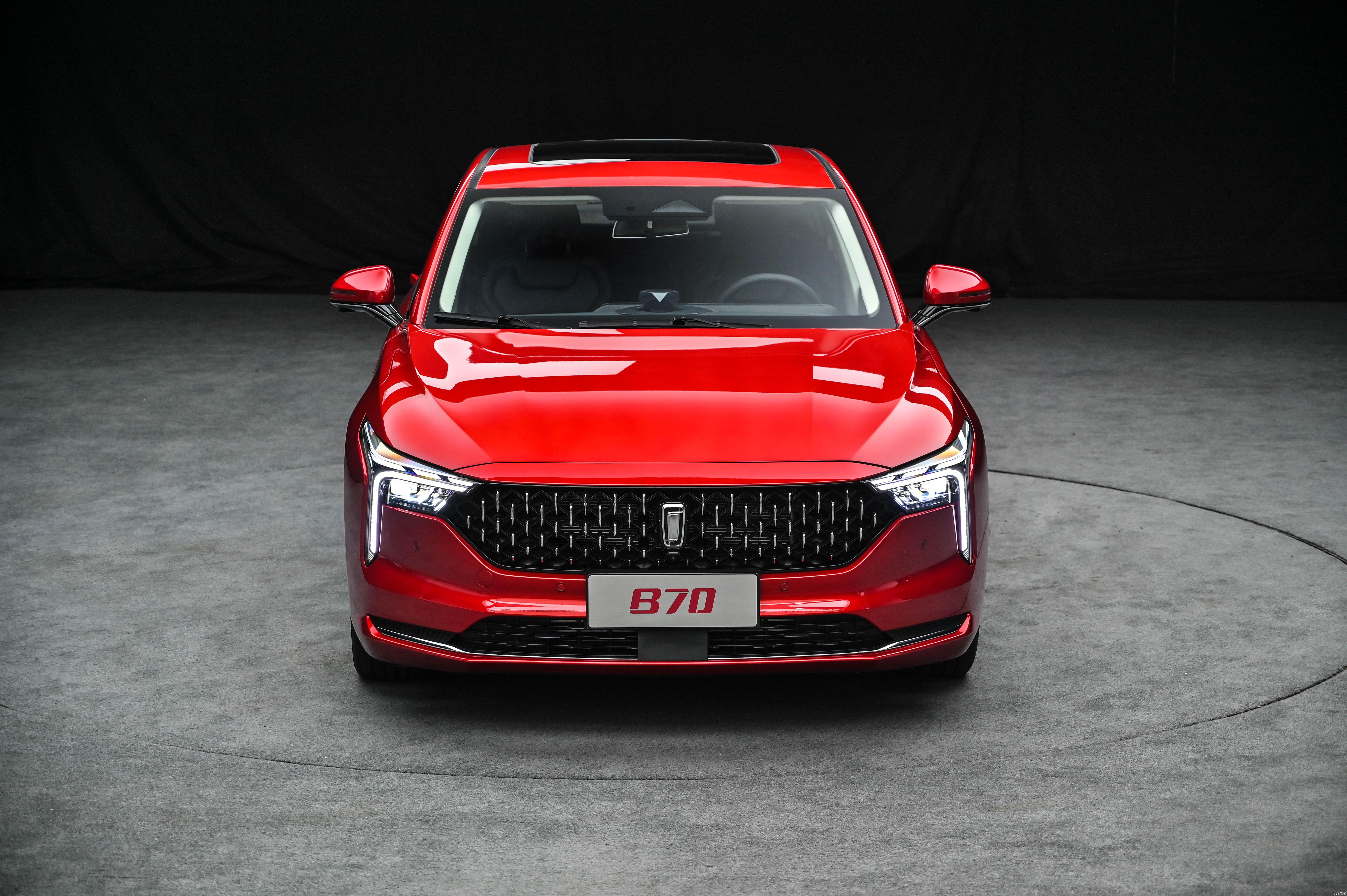 采用掀背式尾门轿跑风格全新一汽奔腾官图b70最新发布