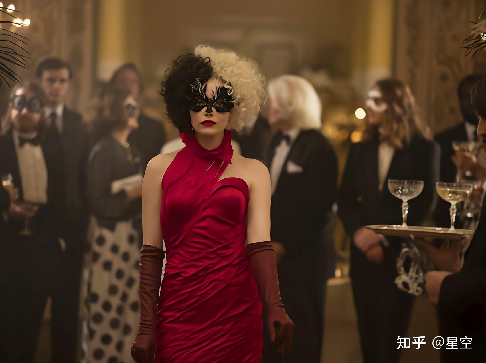 黑白魔女库伊拉时尚电影新标杆