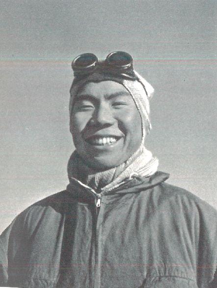 海拔8700米珠峰北坡"第二台阶"翻上来了4位中国人:刘连满,贡布,屈银华