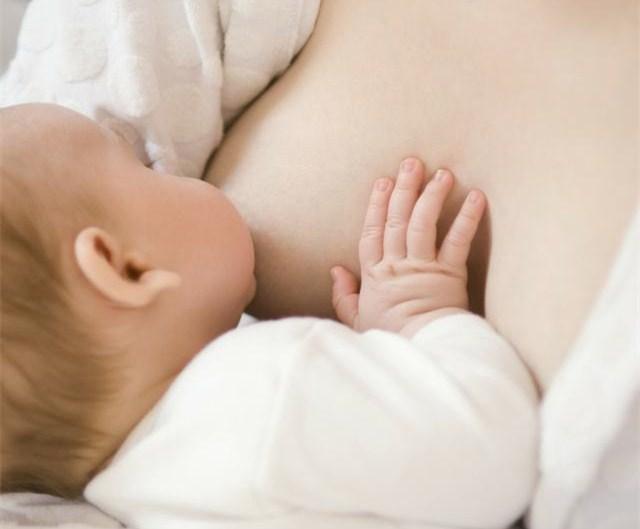 如何给宝宝断奶的正确方法 v2-0ce6f18be78b43f42026b79cf6800d14_1440w.jpg?source=172ae18b