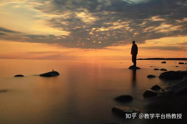 还涅盘重生,从一个迂腐的书呆子变成一个成熟,老练的人