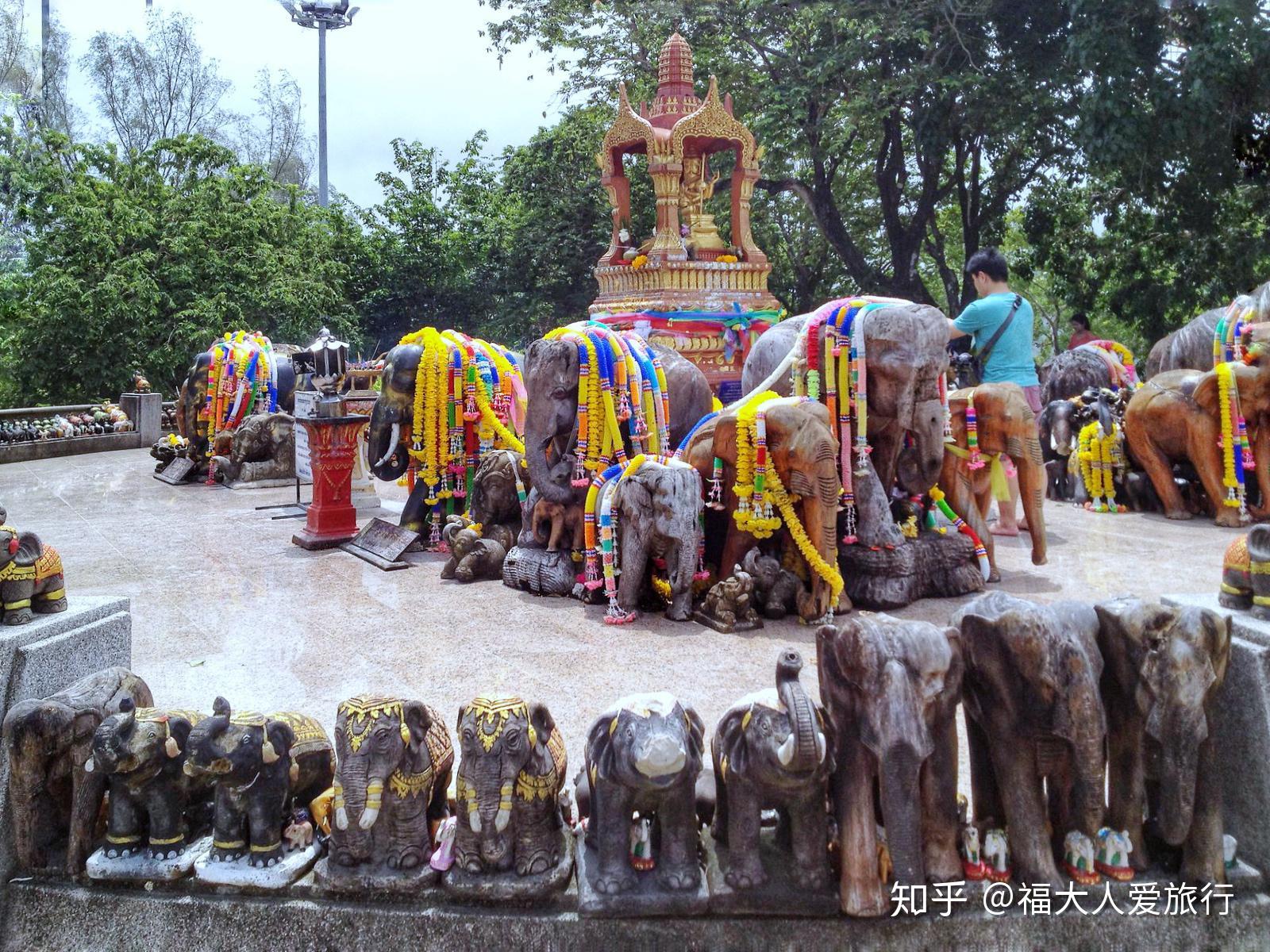 在神仙半岛上,设有一处四面佛的宗教景点.