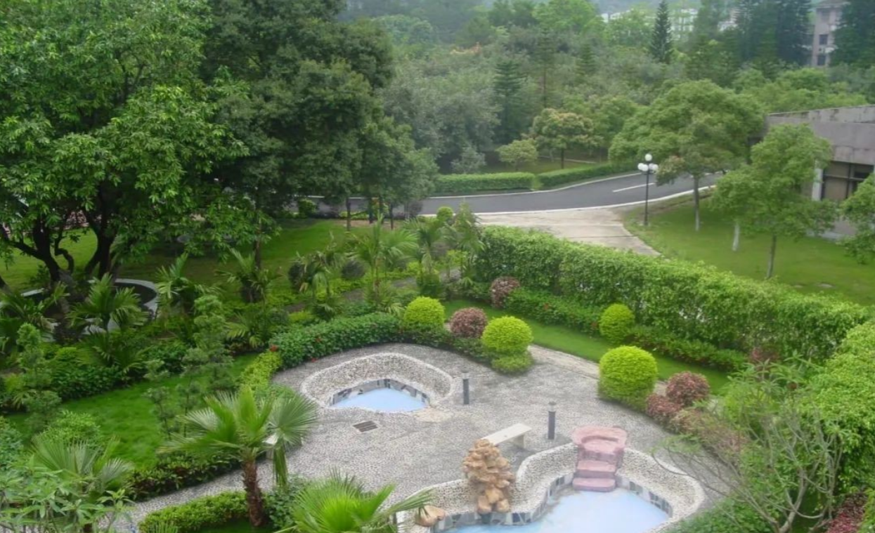 从化流溪河上的半岛温泉度假村,小岛上的真温泉,超长使用期!