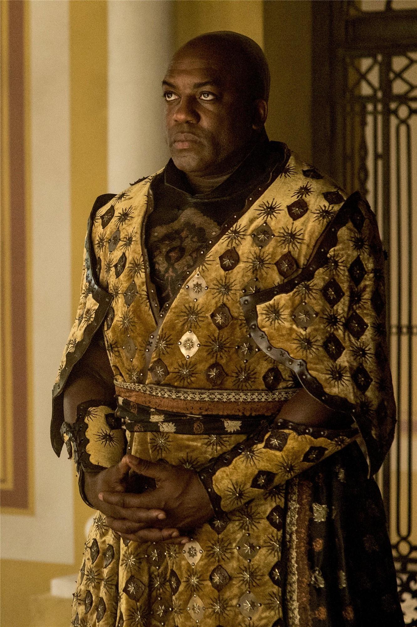 由他一夫当关,就没人能近得了道朗·马泰尔亲王的身.