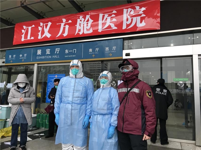 广东援鄂医疗队冬夜围城一群白衣战士自南方来