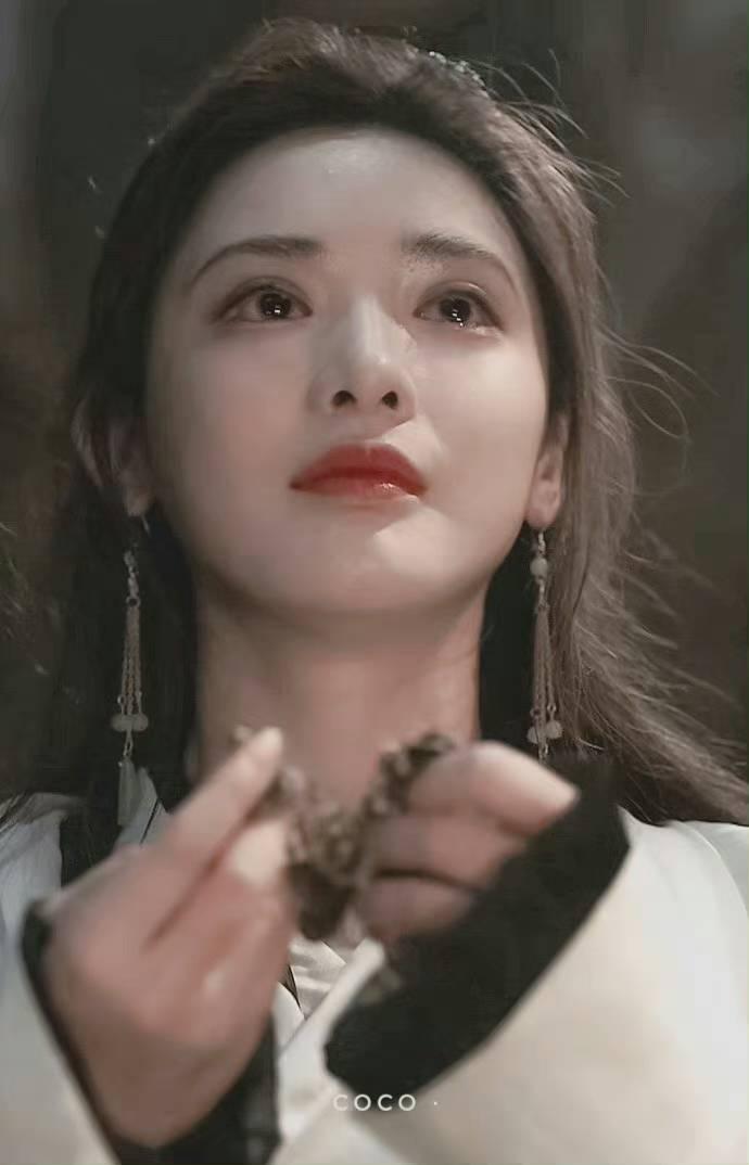 彭小苒深情演绎紫霞仙子眼神有戏惊鸿一瞥