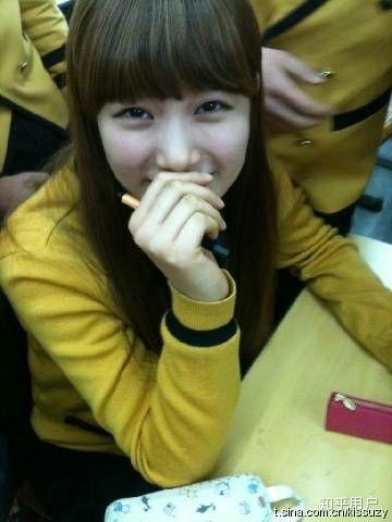 如何客观评价裴秀智的长相?