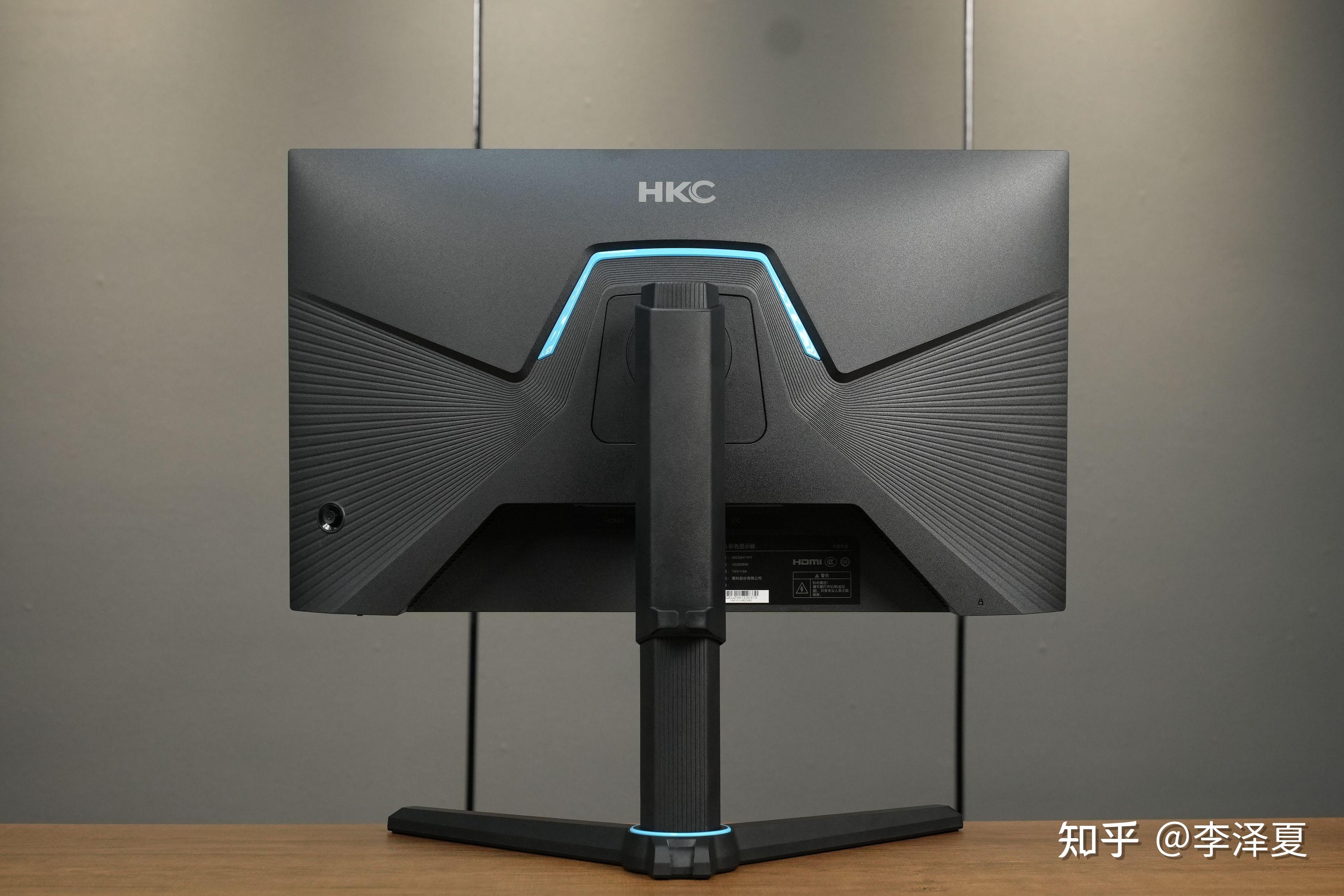 hkc vg253km的外观设计简约大方,整体采用黑色调,三边窄边框,背后猎鹰