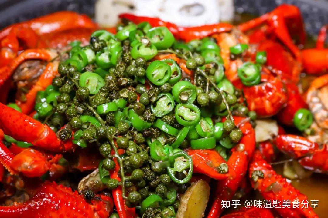 大排档生意好到爆的原因就是青花椒辣卤小龙虾详细教程分享给你
