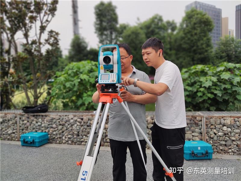 建筑施工测量班学测量定位放线