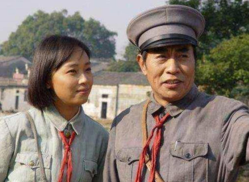 11、雕塑园里讲伍若兰和贺子珍的故事 - 知乎