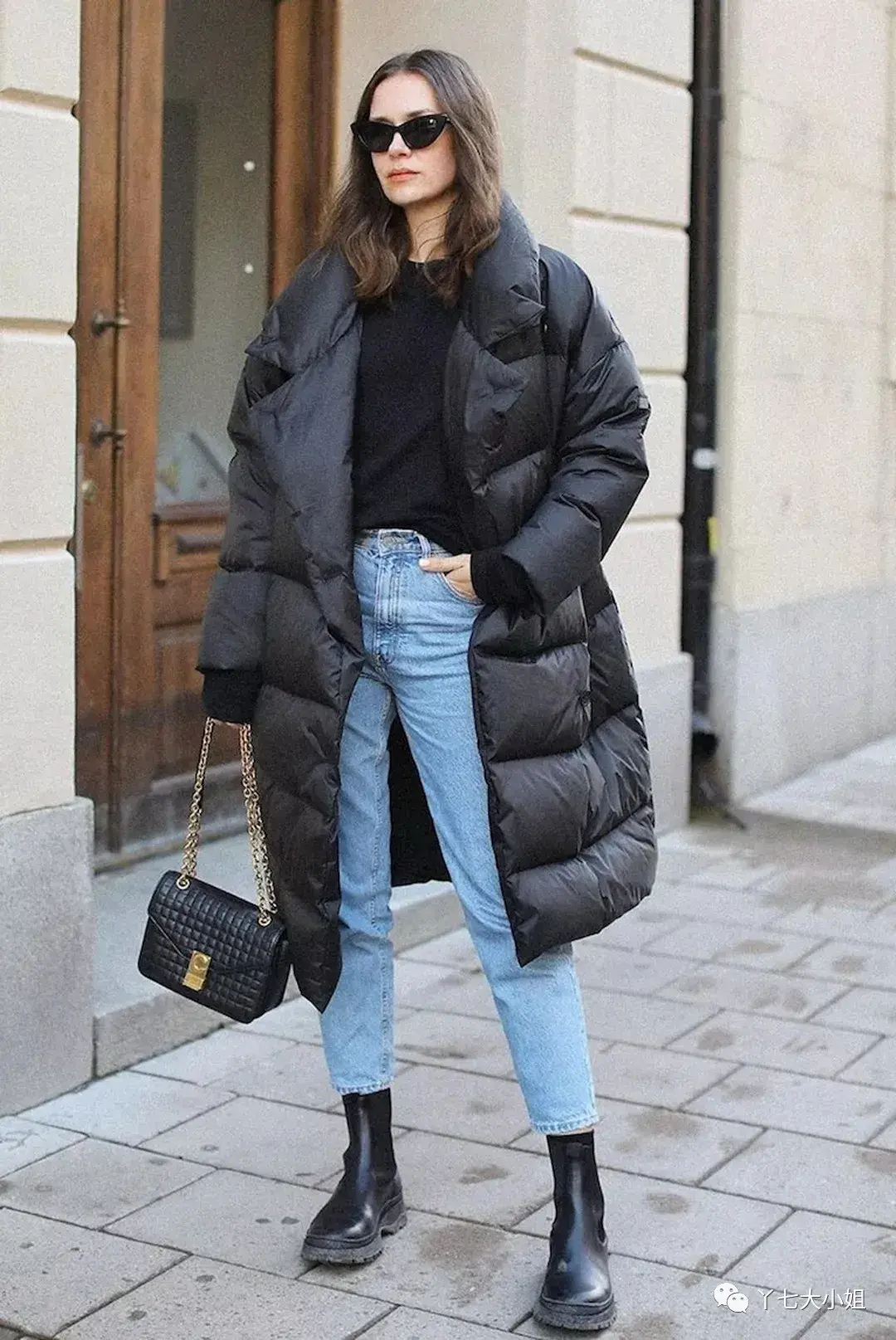 除了上面的直筒裤,搭配烟筒靴时通常选择九分裤,还有其它的九分裤型可