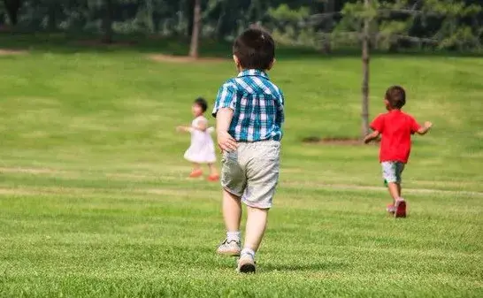 孩子走路异常,只怪家长没早点发现这件事 