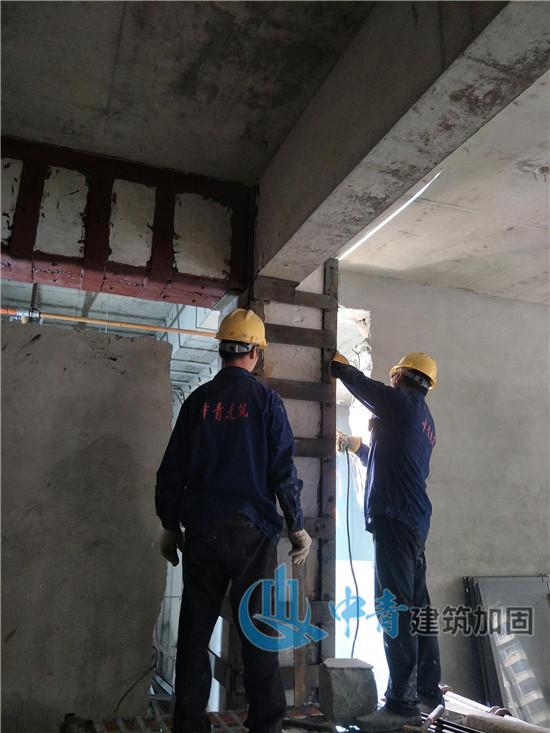 挂网法;增加扶壁柱法;增加剪力墙法;房屋墙体加固增设钢梁法粘钢法