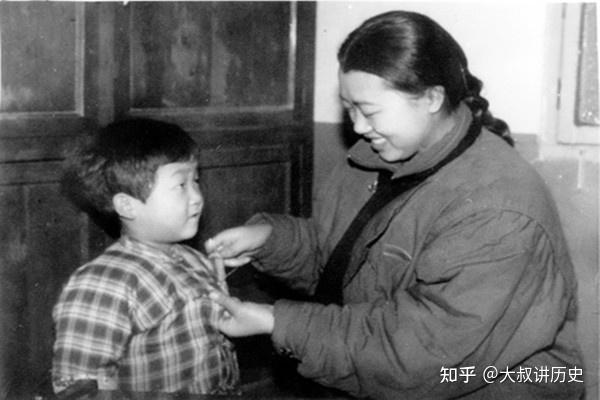 1986年,湖南男子因厌世炸火车,死前3人合谋,另两女为何反悔?