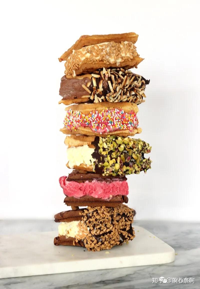 sandwich14 cup peanuts (35g),finely chopped together the