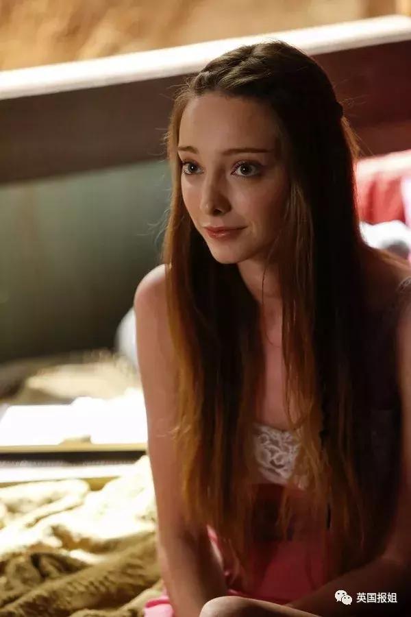 变种人不过,和她在各种影视作品里令人略感冷峻的造型相比,艾玛平日里