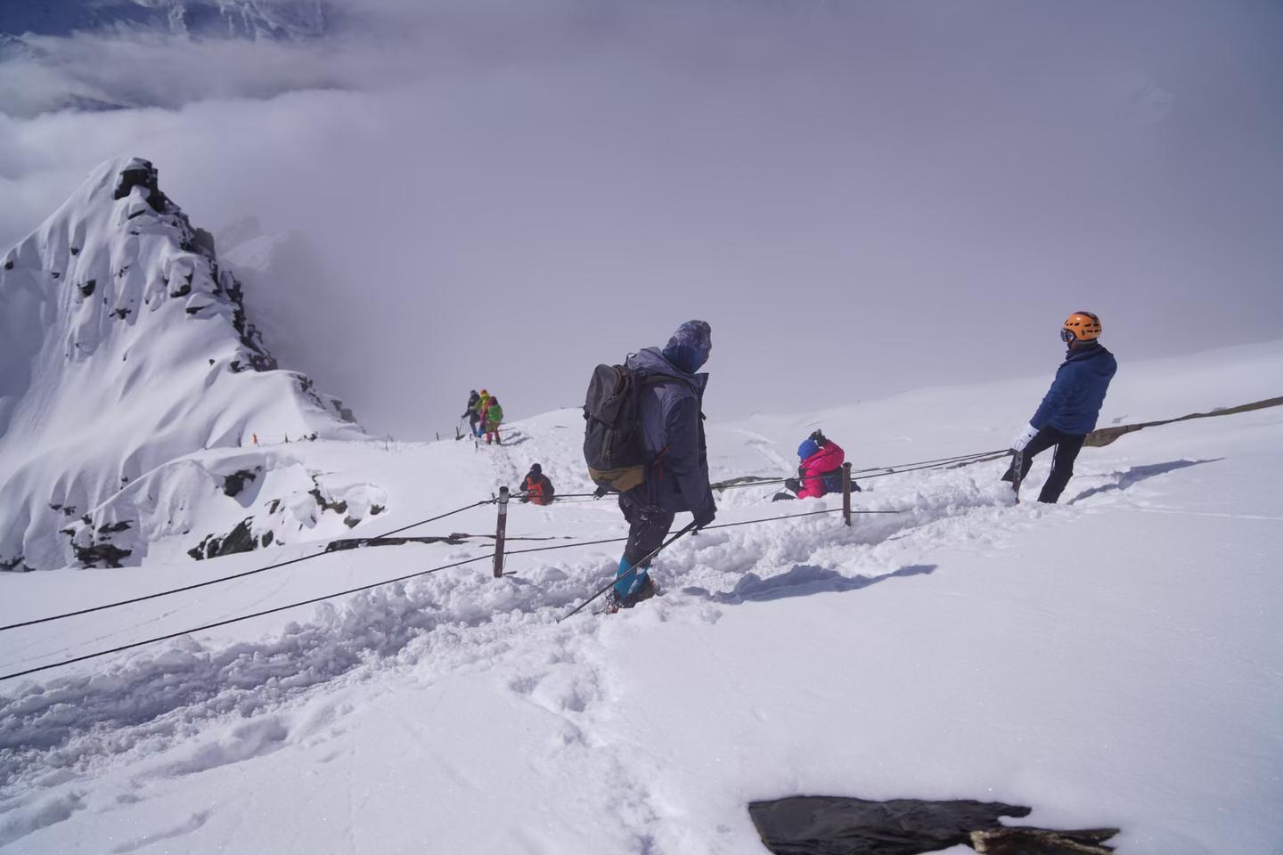 初級雪山攀登|四姑娘山大二峰攀登3日