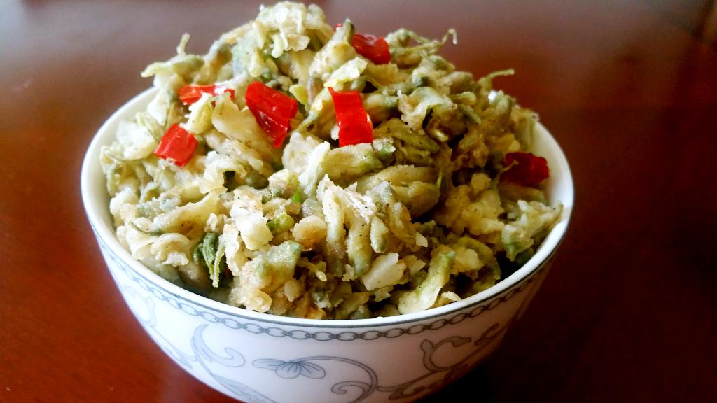 一碗槐花麦饭满满儿时记忆