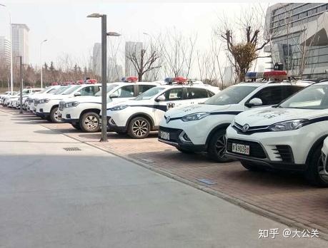 LOL比赛赌注平台:郑州慈善总会理事张培公一行到郑州市公安局交警四大队慰问一线民警