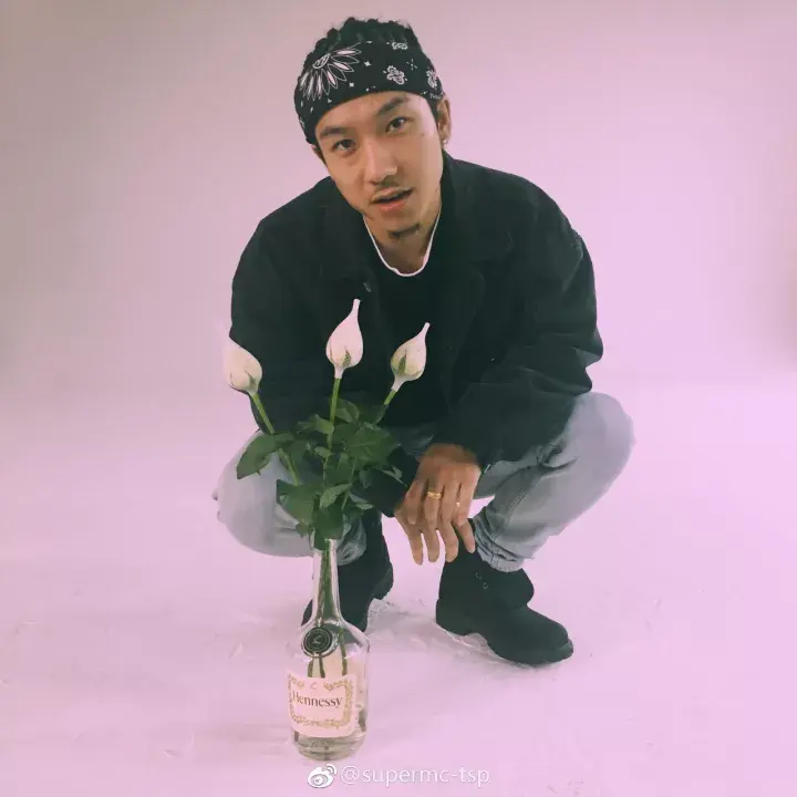 tsp和上述四川说唱的前辈相比,谈不上实力弱多少,只是flow缺乏辨识度.