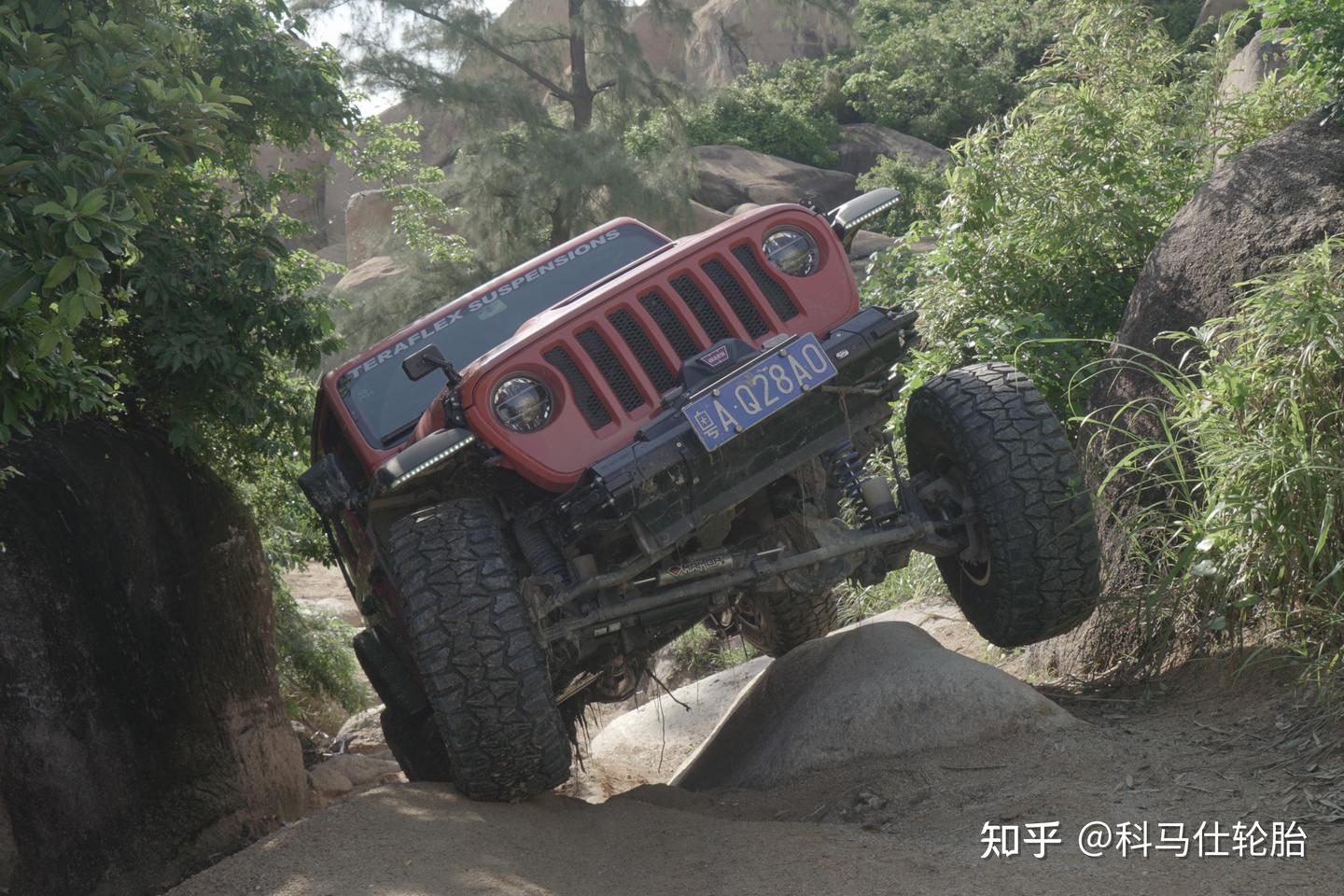 自驾越野轮胎怎么选?科马仕 AT/RT/MT 全系列场景解析