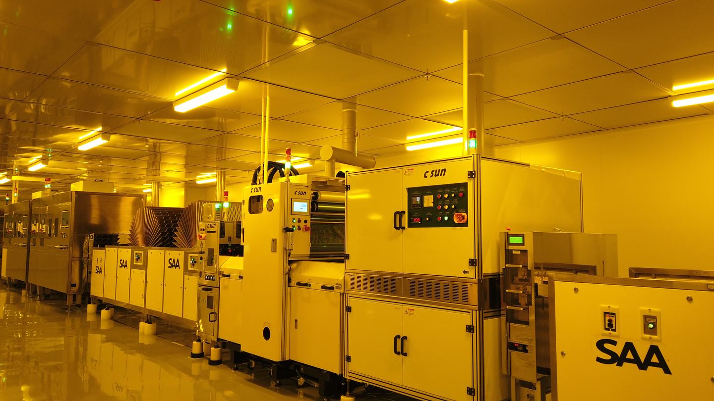 双面 FPC 制造工艺之柔性电路板钻导通孔 - 知乎