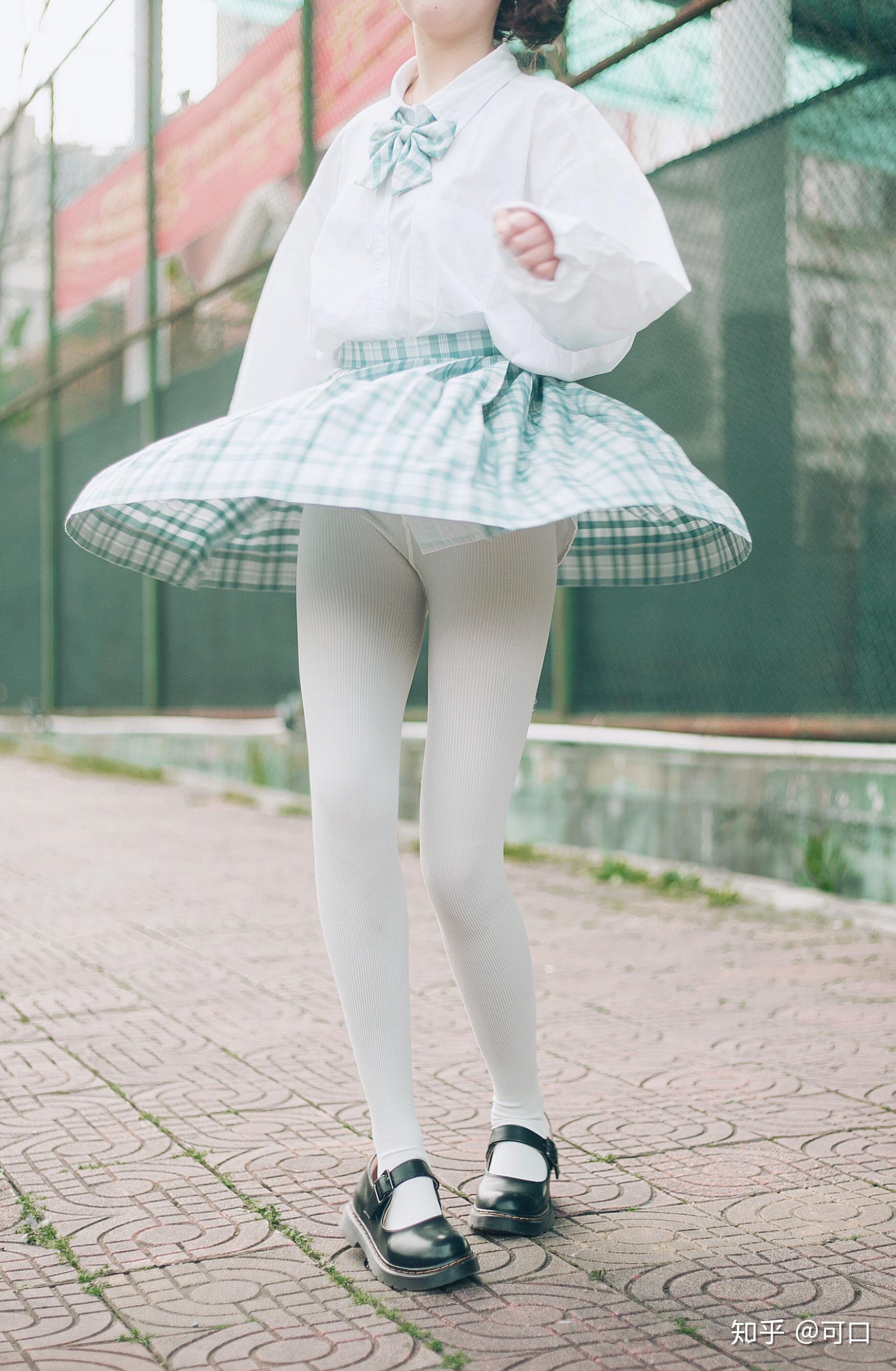 欢迎舔屏,保存也没啥,个别照片打了水印欢迎来到百褶裙和白丝小皮鞋的